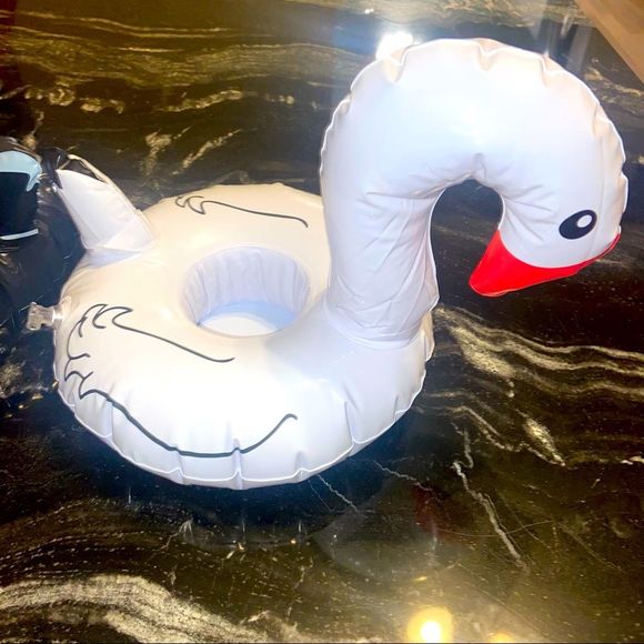 Set of 4 brand new inflatable drink holders / swans - Picture 4 of 4